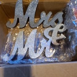 Mr &Mrs Silver Glitter Sign 