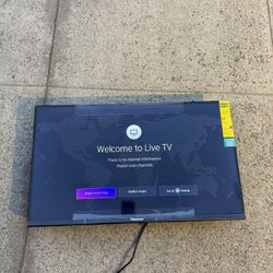 Hisense 32” Smart TV Television LED HD No Remote