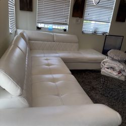 🖤 LUXURY / DESIGNER-STYLE LISTING (Best Version)  Title: Luxury Noah White Left Sectional – Excellent Condition