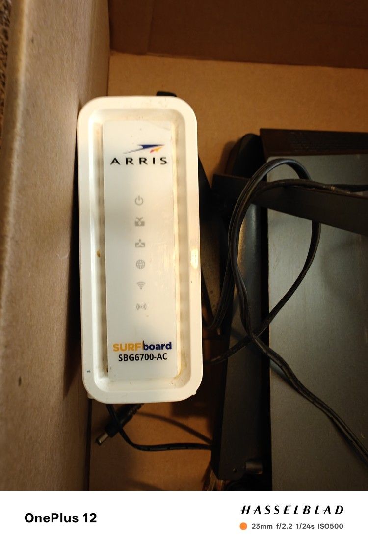 Arris Surfboard Cable Modem/ Router And Netgear Router R7000