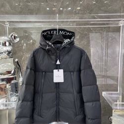 Moncler Men’s Black Coat 2025 New 