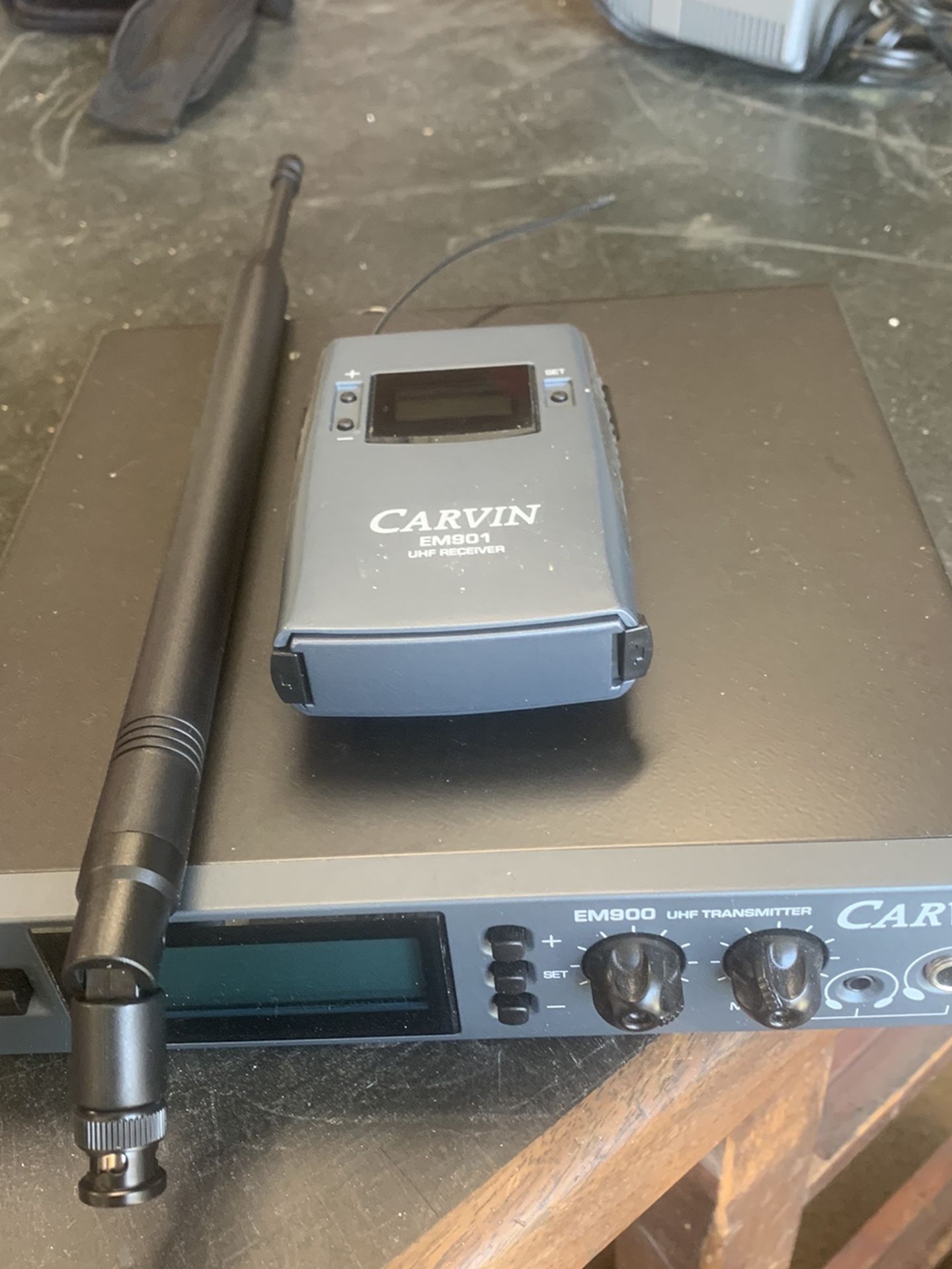 Carvin EM900 In Ear Monitor Like New