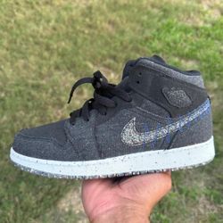Jordan 1 Mid SE Crater Sz7M / 8.5W