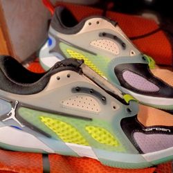 Nike Women's Heir Series Collective Shoes Size 8