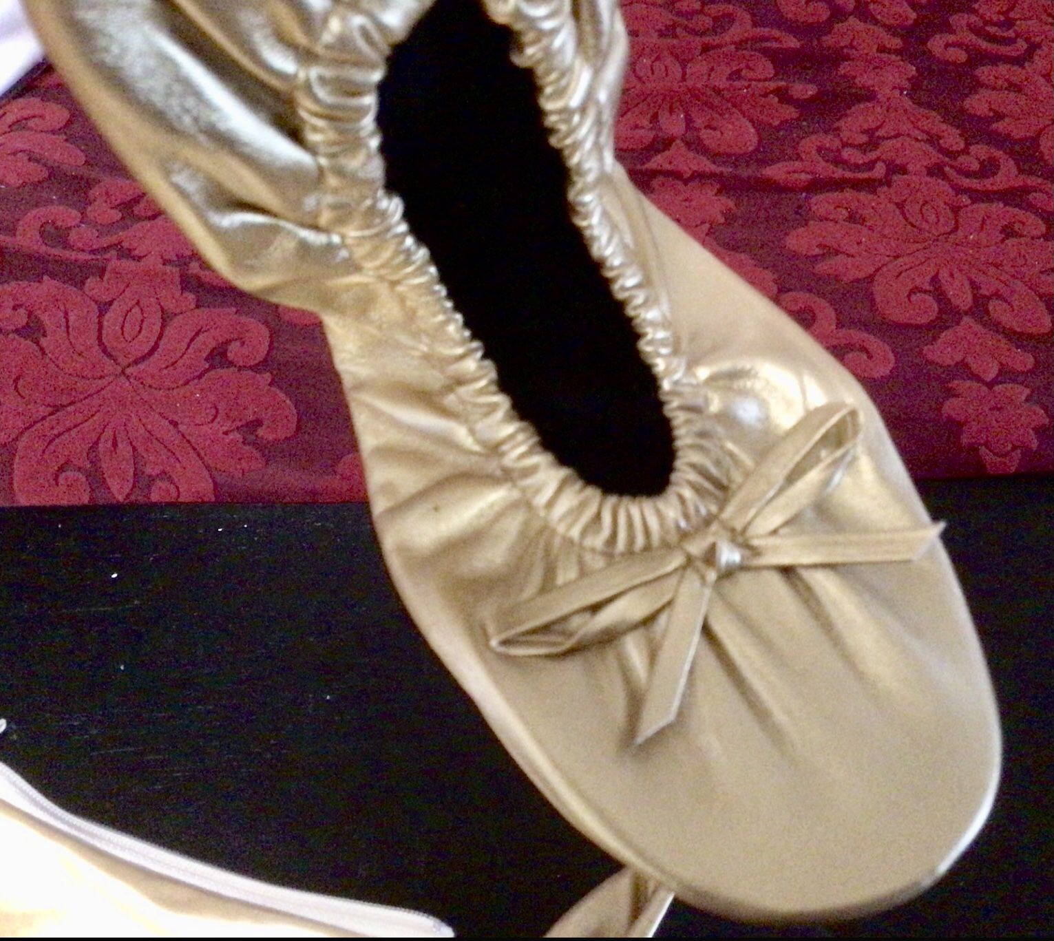 WOMANS GOLD FOLDABLE BALLET FLATS SLIPPERS
