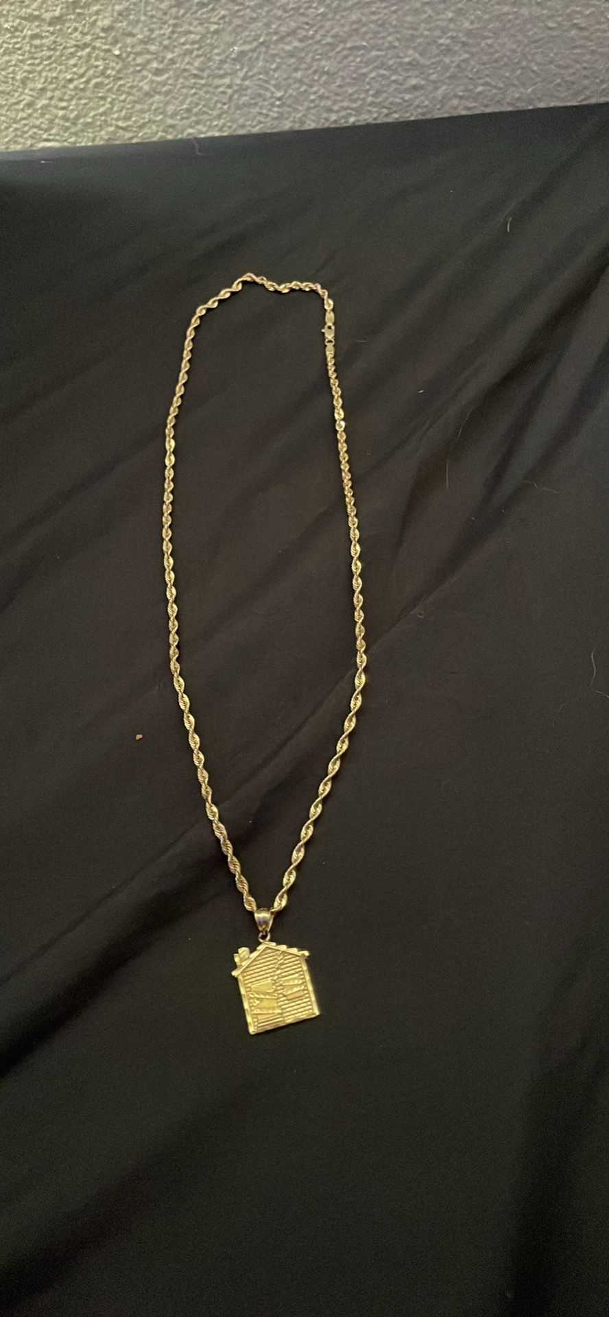 10k Gold Rope Chain With Trap house Pendant