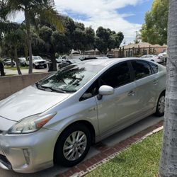 *60 MPG* 2014 Toyota Prius Plug In 