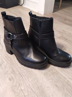 Women's Boots Size 7.5