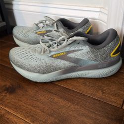 Brooks Men’s Ghost Running Shoes— Size 11.5 US