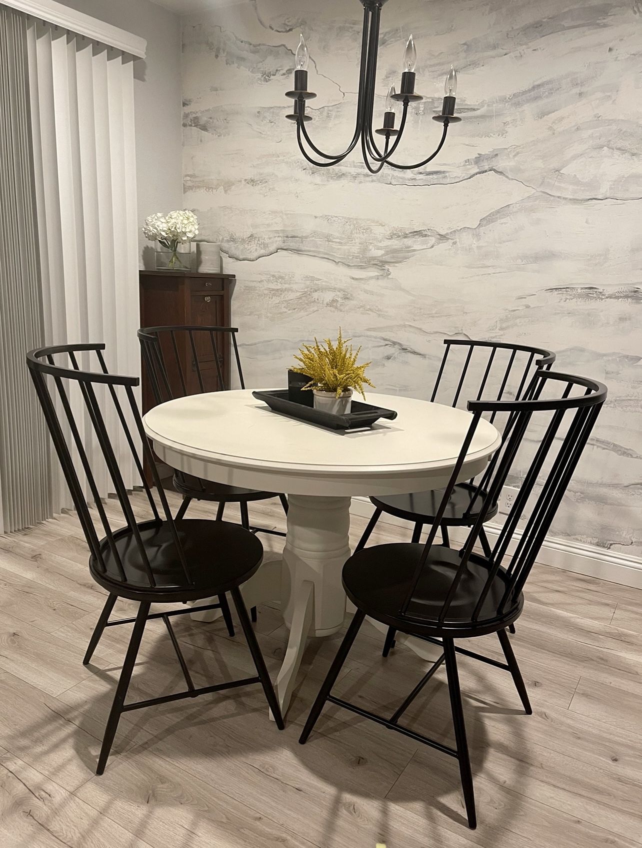 42” Solid Wood Pedestal Farmhouse Style Round Dining Table West Elm Pottery Barn Style