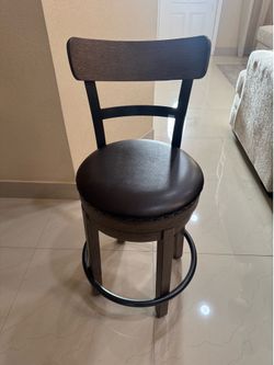 2 Kitchen chairs - Counter chairs