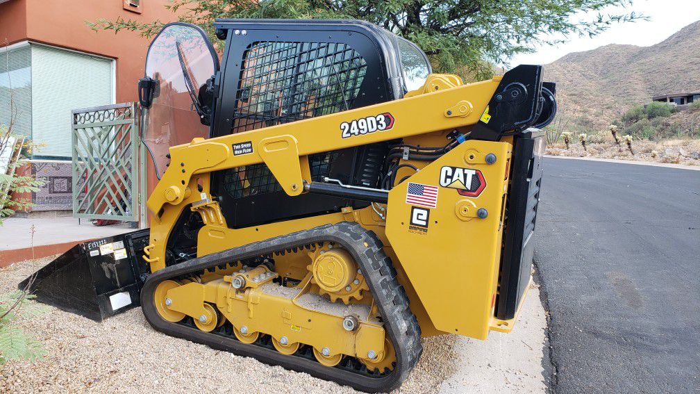 LIKE NEW 2019 CATERPILLAR SKID STEER FULLY LOADED ONLY USED 11 HOURS
