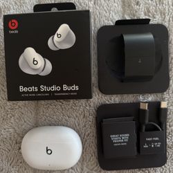 Beats Studio Buds 