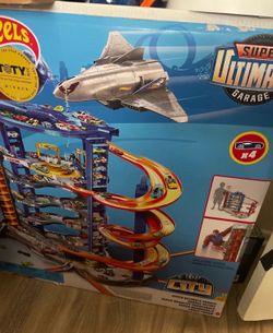 (NEW) Hot Wheels Super Ultimate Garage Play Set Gorilla Set