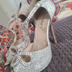 Sparkling Heels Size 6 