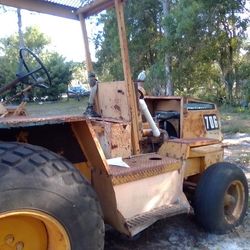 Forklift Perkings Diesel Runs Great Got 1 Hydrolic Leak It Shifts Side To Side The Forks