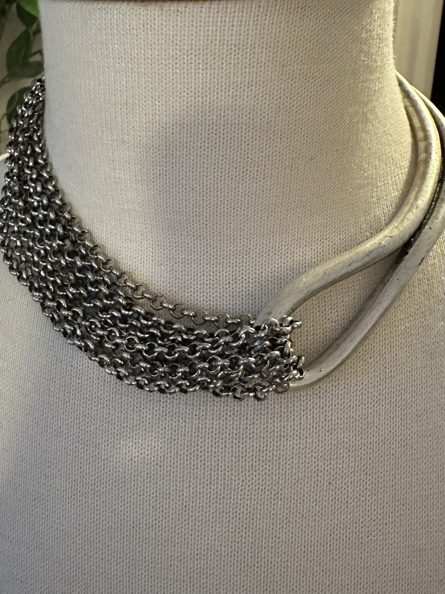 Metal Pointu Paris Silver Statement Necklace 