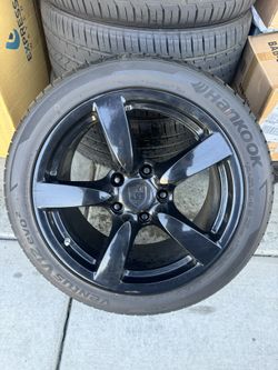 Set Of 4 18” OEM Porsche Wheels With Like New Tires Inc. Sensors 5X130 Bolt Pattern  
