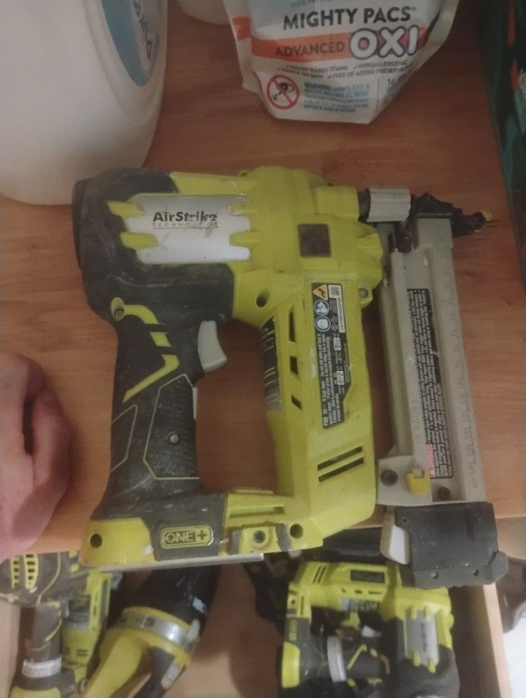 Ryobi 18v Stapler