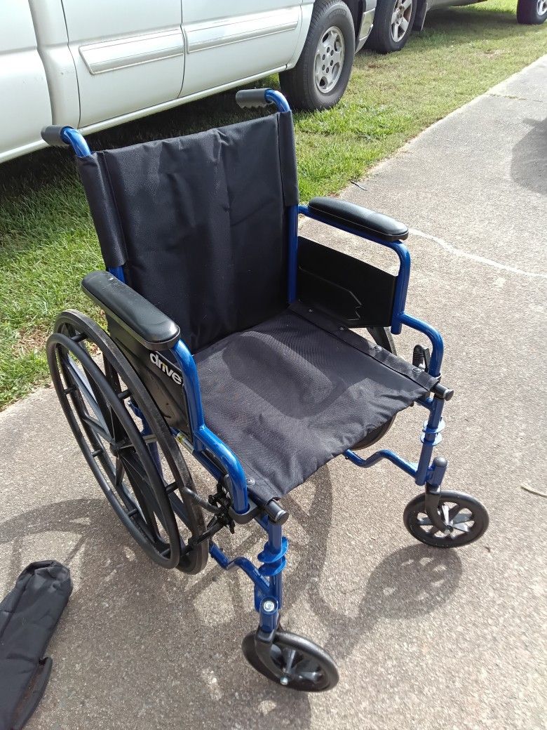 Excellent Condition Wheelchair With Leg Rest