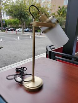 Table lamp