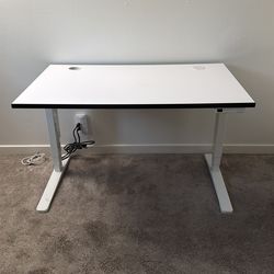 Uplift Standing Desk White