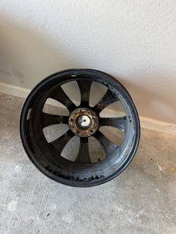 Velox Baron custom wheel rim.