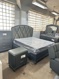 4 piece queen set bed frame mirror dresser nightstand