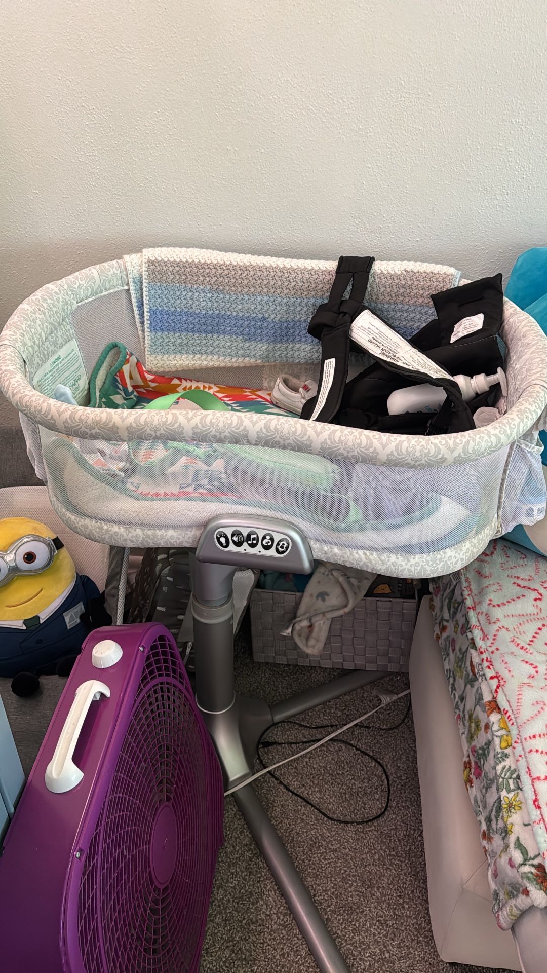 Halo Bedside bassinet