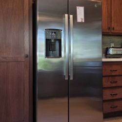 GE Side By Side Refrigerator