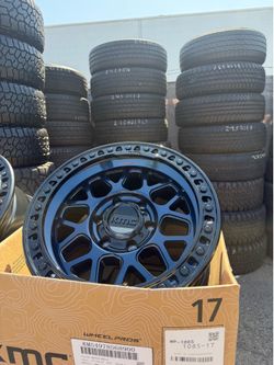 KM549 17” GRS available Perfect for Chevy,Tacoma,GMC and More!!