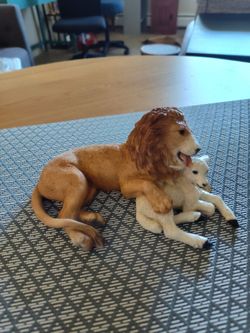 Vintage Statue of the Lion and the Lamb
