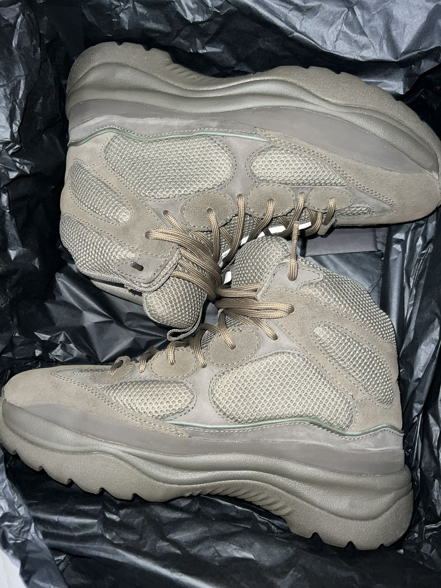 Yeezy Boot Season 7 House Wakame