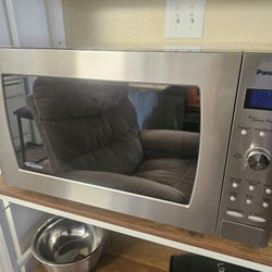Panasonic Microwave with Inverter 