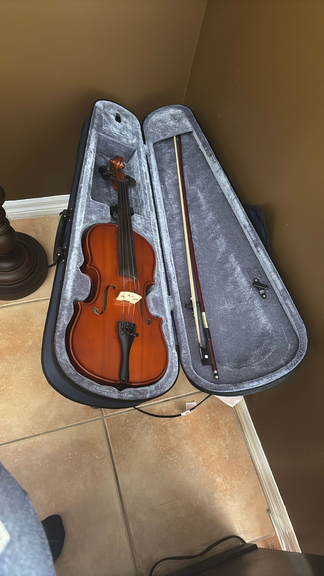 Violin Fecit anno domini 20 Violin Comes With Music Stand And Case 