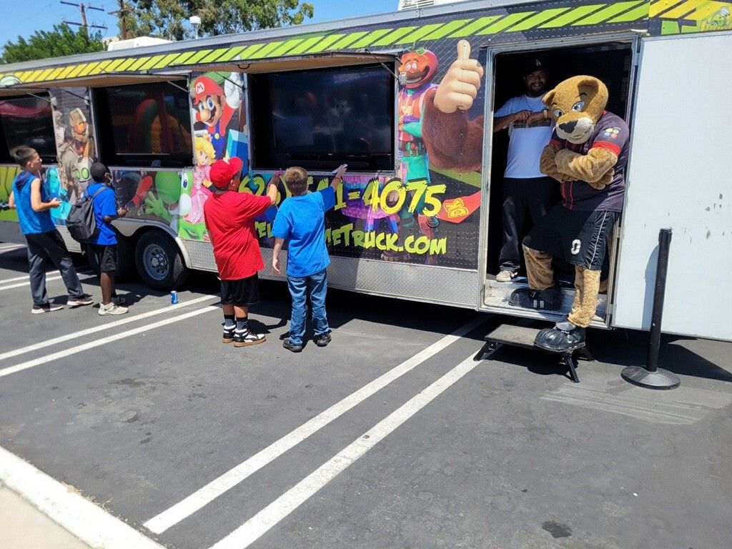 Game Truck Party, Mobile Mini Golf Party, for Sale in Riverside, CA