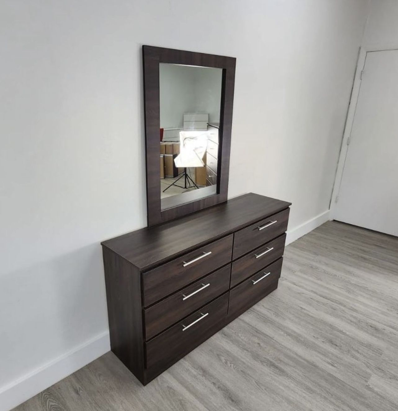 Dresser Whit Mirror - Cómoda Con Espejo