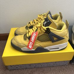 Retro Lightning Jordan 4