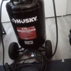 Husky Compressor With 100 Yard Hose