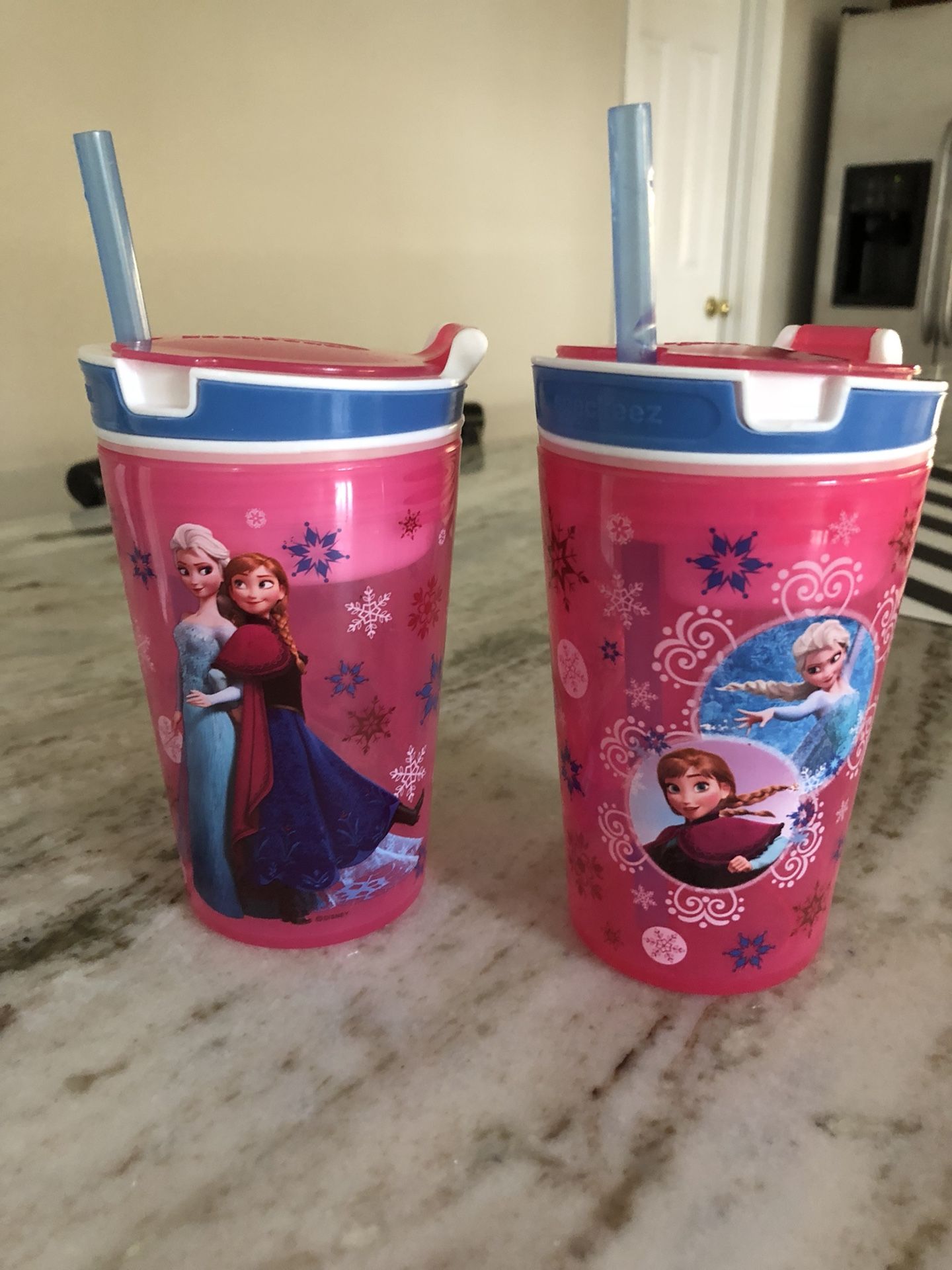 6 Snackeez Jr. Cups - baby & kid stuff - by owner - household sale