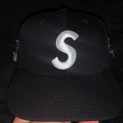 Supreme Hat
