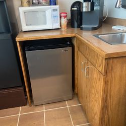Magic Chef Mini Fridge 
