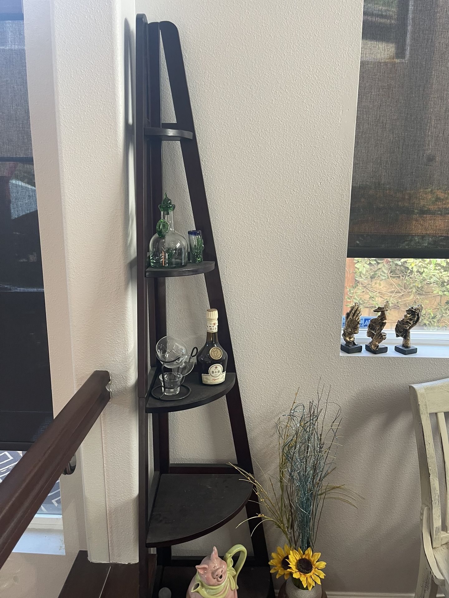 5 Shelf Decorating Furniture Fits In corner. Fun to Show Off Pictures