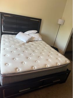Queen Size bed & mattress