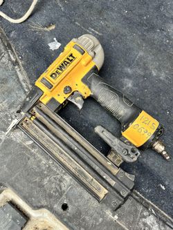 De Walt 18 G Nailer