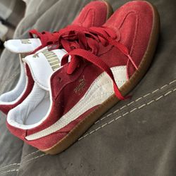 Kids Size 5 Puma Shoes