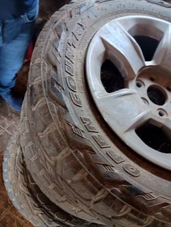 20 Chevy On 33s