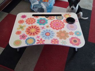 Foldable laptop desk