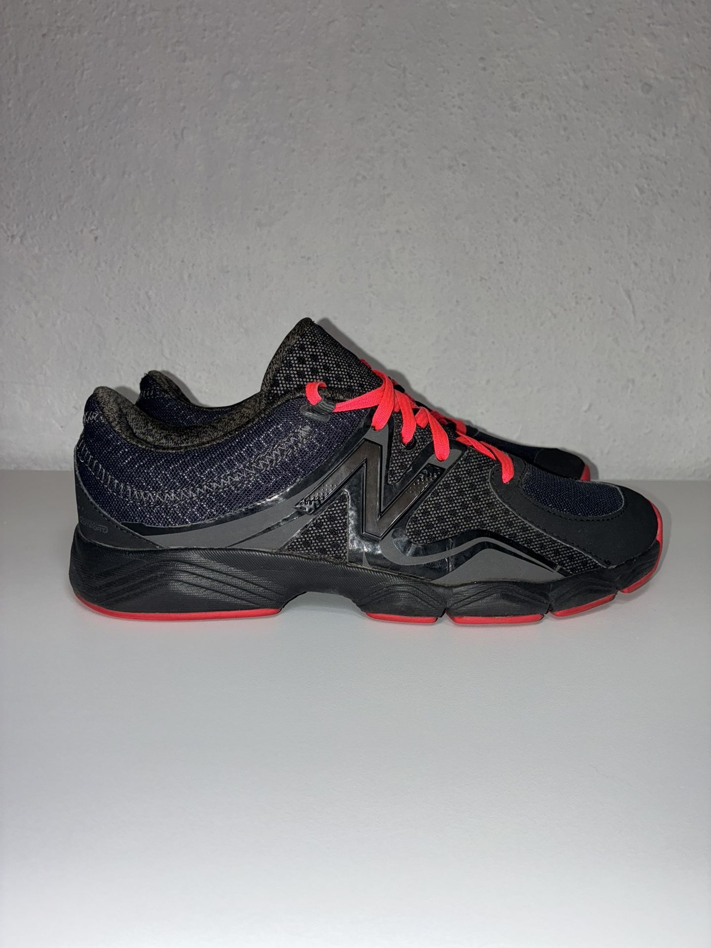New Balance 867 Womens Size 8 Black Red Running Shoe Active Training Gym Sneaker