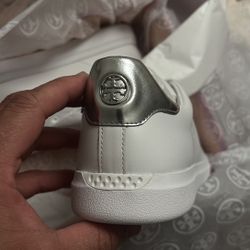 Tory Burch Sneakers